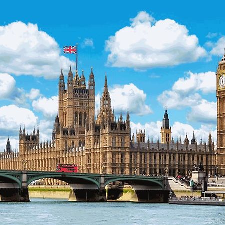 Staylondon - Sleeps 6 With Free Parking - Tourist, Concerts & Matches Екстериор снимка