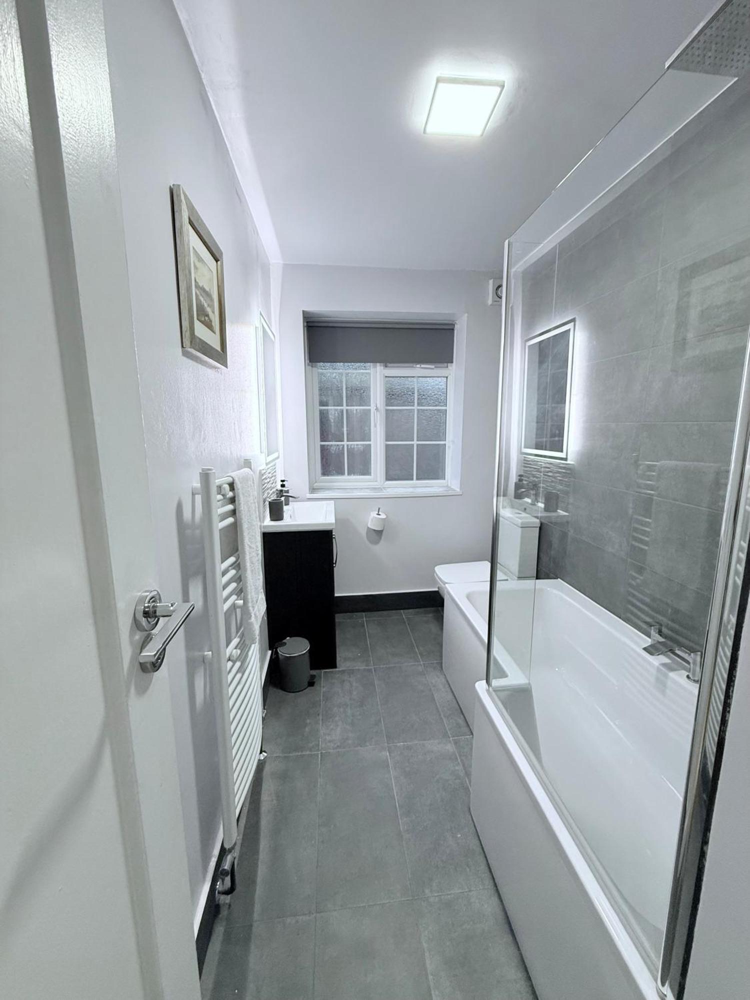 Staylondon - Sleeps 6 With Free Parking - Tourist, Concerts & Matches Екстериор снимка